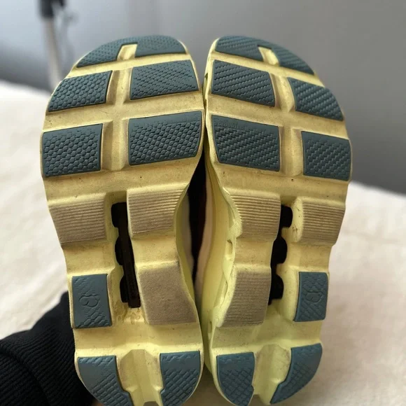 ON cloudmonster running shoes - Picture 7 of 7